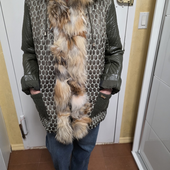 Women's Green Parka with Real Fur Trim - Picture 8 of 8